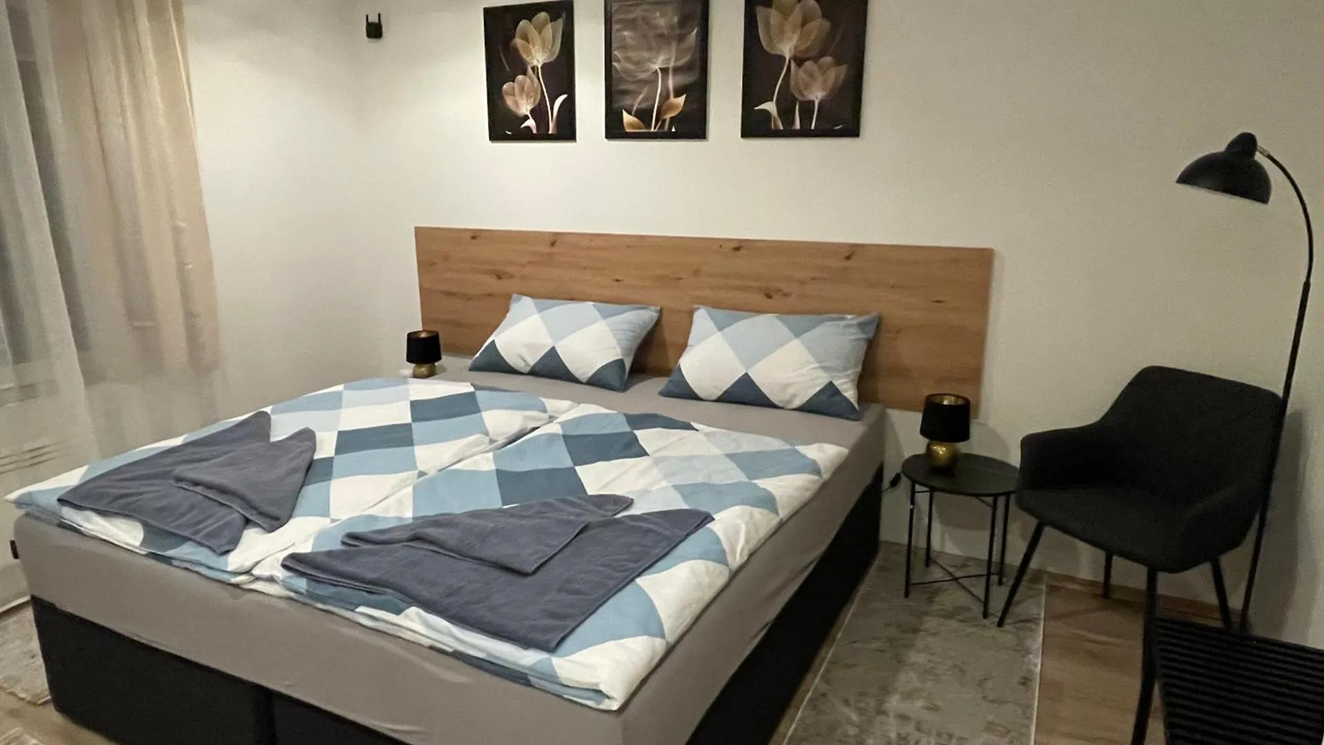 Nani Apartman Vecses 0*,  Hungary