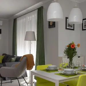Sunny Near Bud With 2br, Ac And Free Parking Vecsés