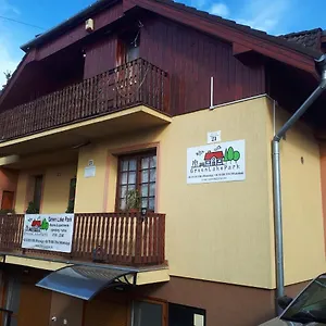 Apartment Airport, Vecses